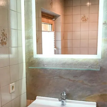 Schneiderhaeusl Zillertal Appartamento *