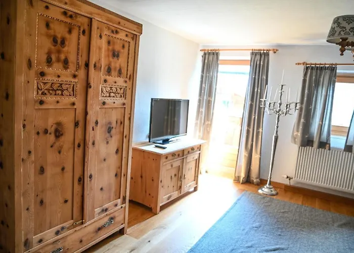 Schneiderhaeusl Zillertal ستمربرغ